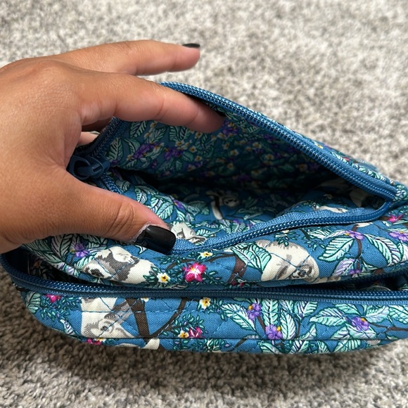 Vera Bradley- Medium Cosmetic - Picture 4 of 4